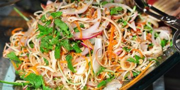 Lạ miệng với cách làm món nộm sứa hoa chuối ngon đơn giản